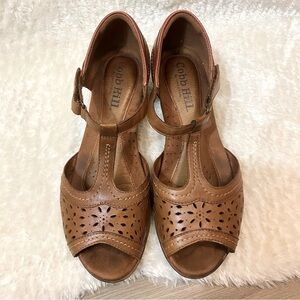 Cobb Hill Women's Tan Cutout Sandals